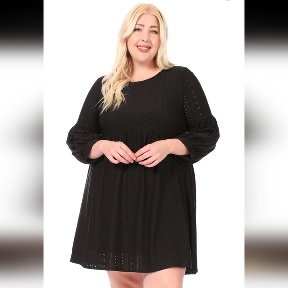 PLUS LANTERN EYELET DRESS Size 1X - Picture 2 of 5